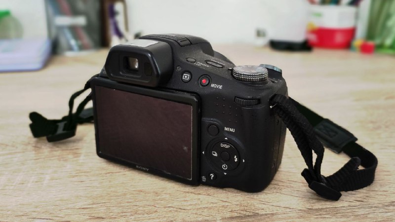 Цифровой фотоаппарат Sony Cybershot DSC-HX100V, ремень, батарейки, SD карта 4