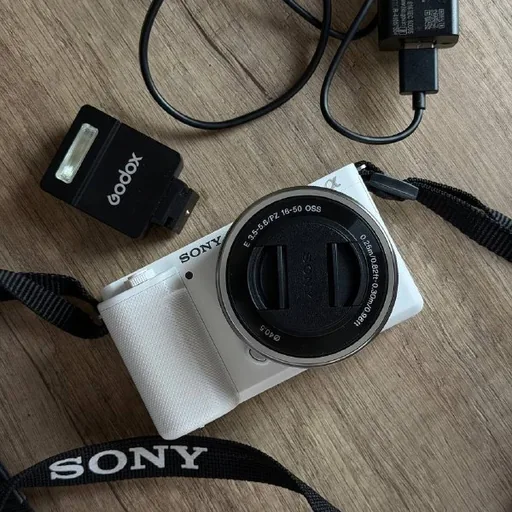Sony ZV-E10 камера, объектив 16-50 мм