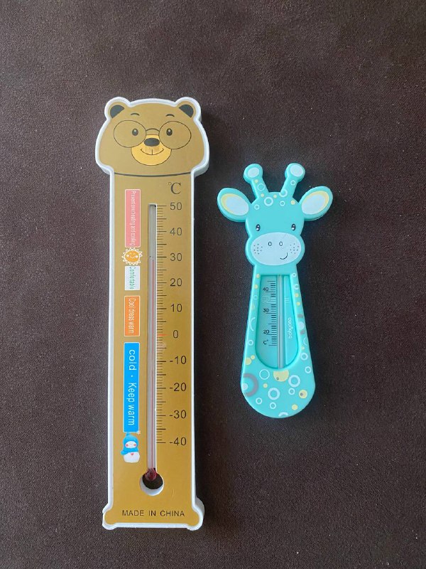 Детская ванночка, полотенца, банный халатик, термометры 6