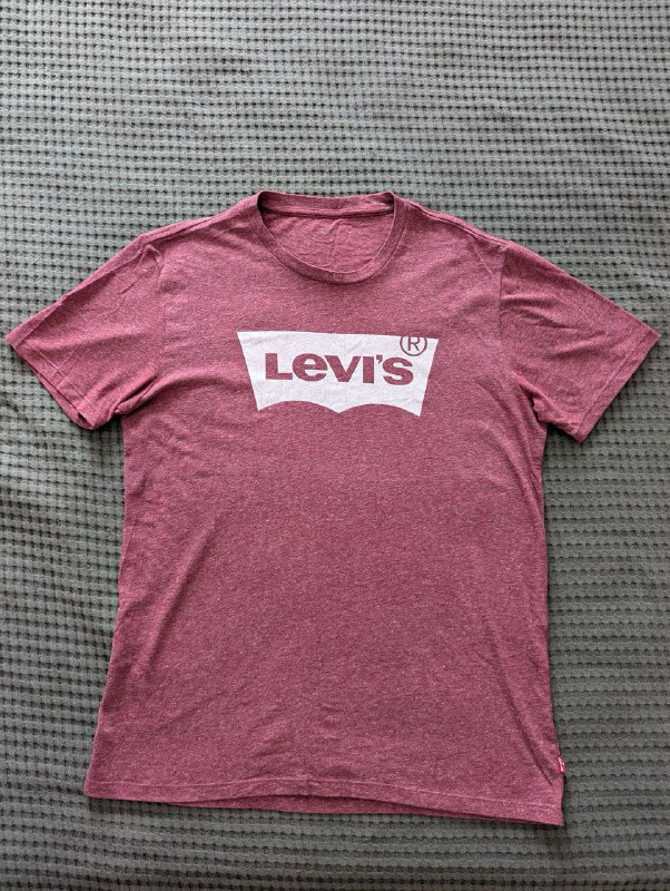 Желет Pull&Bear, футболки H&M, джинсы H&M, джинсы Levi’s, футболка Levi’s, шарф, шапочка для басейна, шорты 5