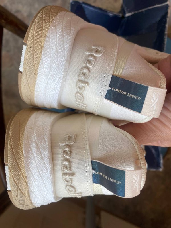 Женские кроссовки Reebok 39 размер новые 3