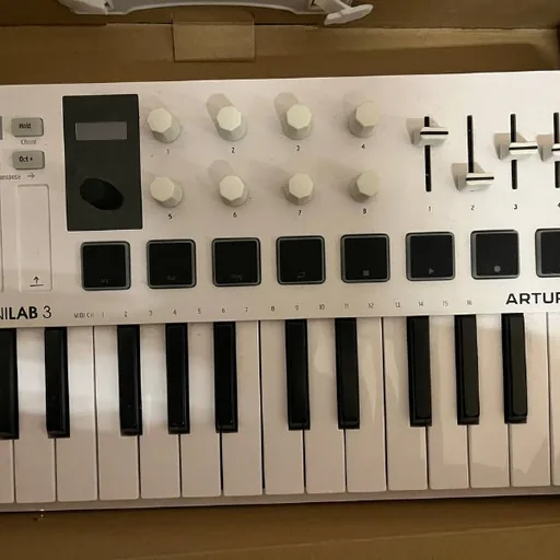 Arturia MiniLab 3 White MIDI Controller