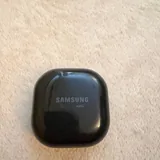 Samsung Galaxy Buds Live левый наушник и кейс 1