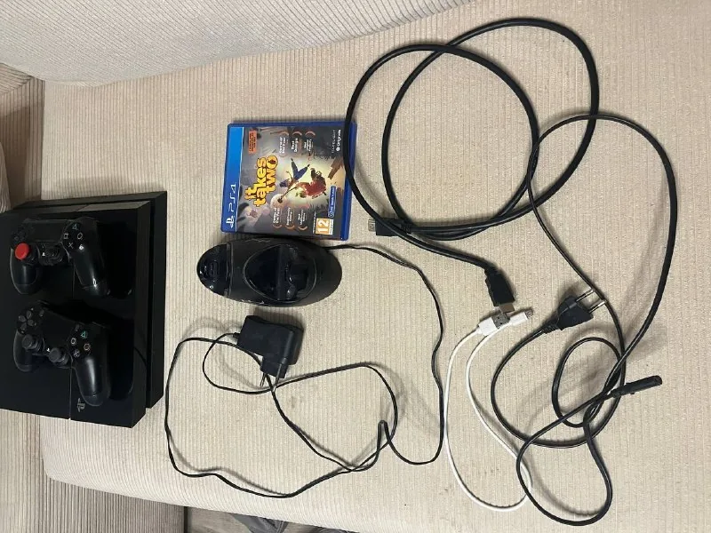 PlayStation 4 Slim, два джойстика, игры 1
