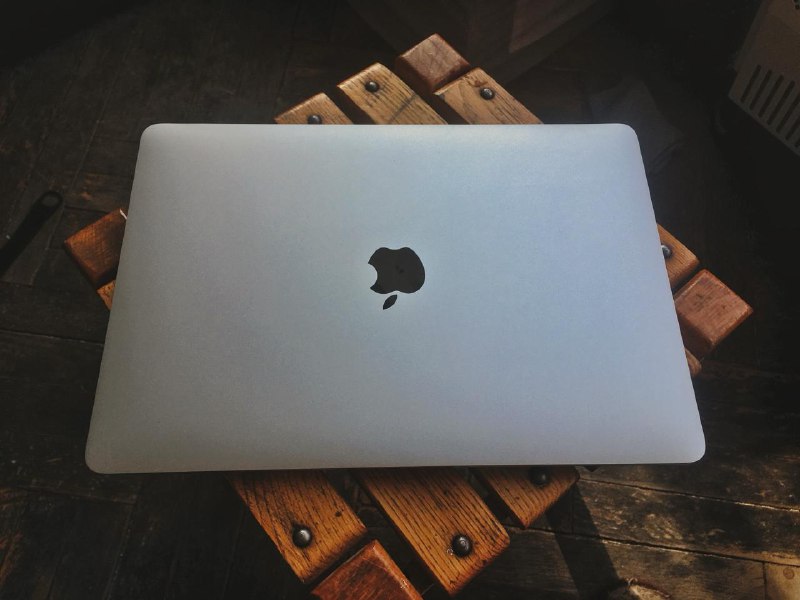 Macbook Air M1 16GB 512GB, 3 джойстика 8BitDo M30 2