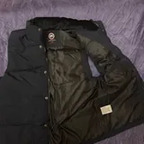 Canada Goose жилет 2