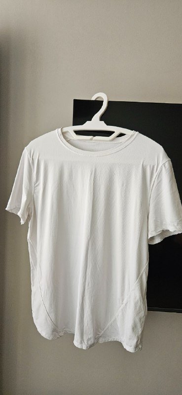 Пакет женской одежды размера S и бейсболка 8