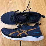 Кроссовки Asics и New Balance 4