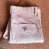 Джинсы Guess, белое муслиновое платье Aerie 2