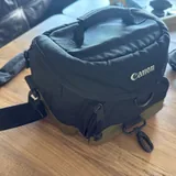 Canon EOS 750D с двумя объективами и комплектом 5