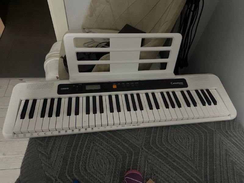 Синтезатор Casio Casiotone CT-S200 белый