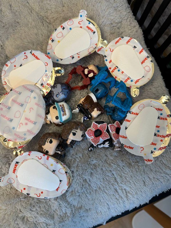 Фигурки Kinder сюрприз с сладкой половинкой