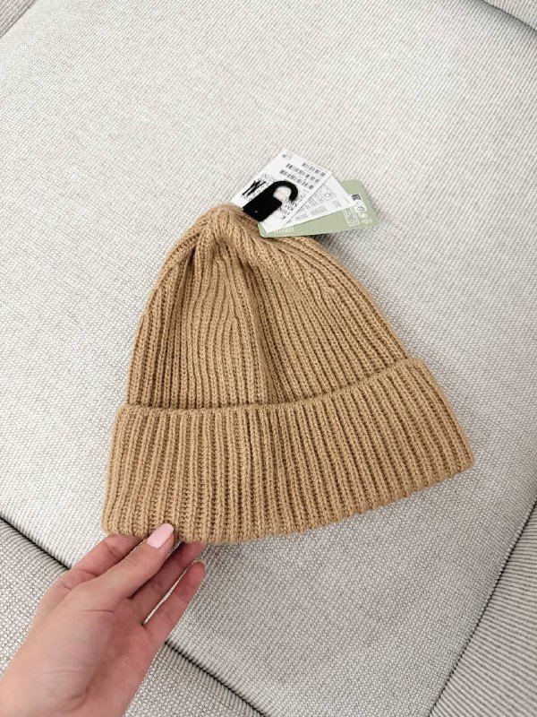 Сумка Mango, пуховик H&M, поло Blue Harbour, шапка H&M, джинсы Calvin Klein 8