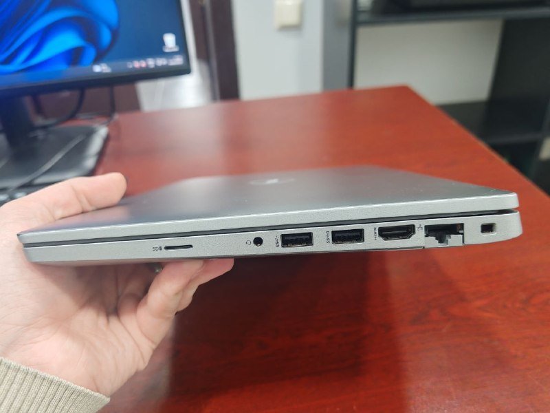 Dell ноутбук 3