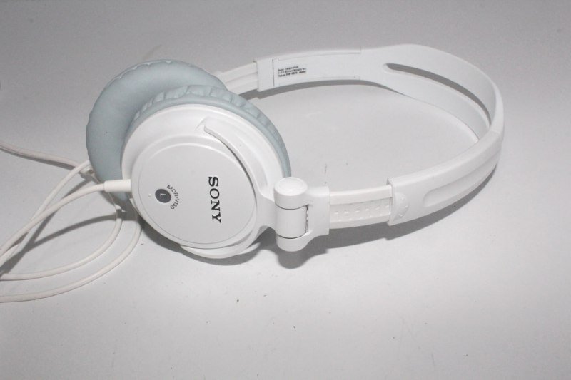 Sony MDR V150, Behringer HPS5000, Sony MDR XB600, Sennheiser HD202, Sony MDR CD270, Poyatu Wooden, Teufel Aureol Real, Sony MDR XB910, Bose QC25