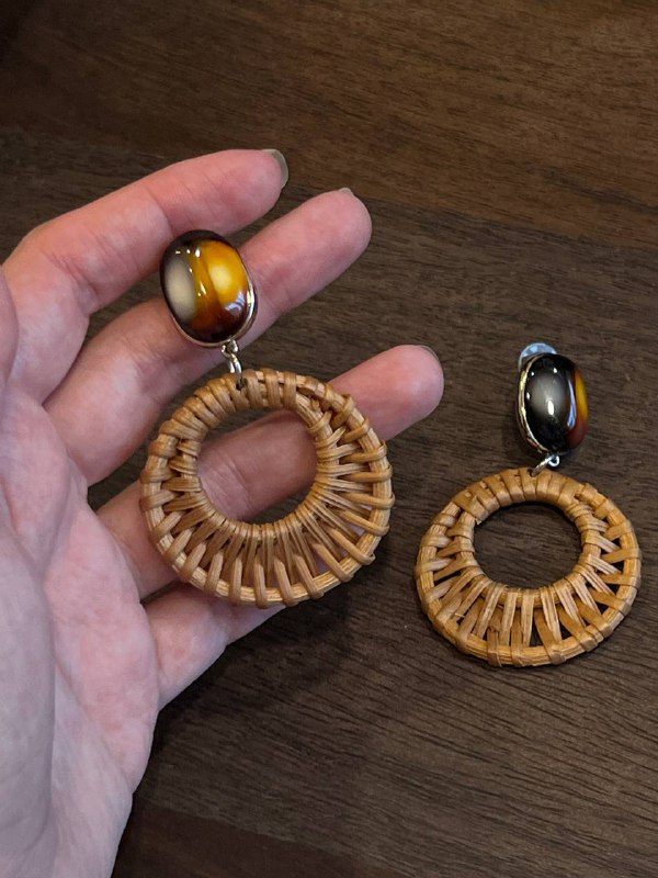 Серьги женские легкие стильные