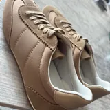 Women’s Tomas Manz sneakers 2