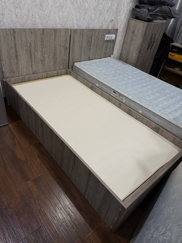 Кровать односпальная с матрасом 2