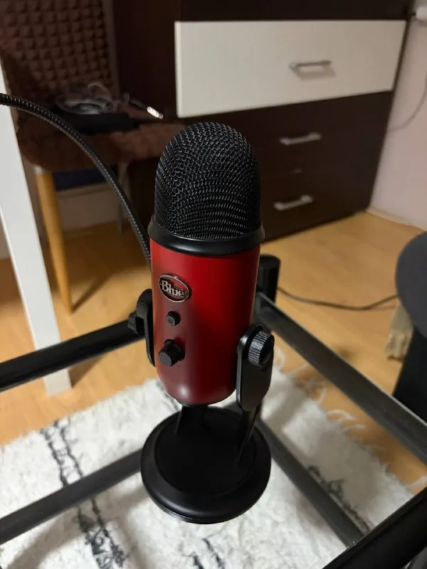 микрофон Blue Yeti с поп-фильтром и проводом 1