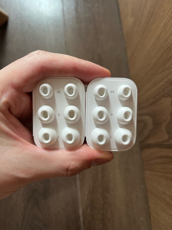 Вкладыши от AirPods Pro, бутылка Owala, штаны Napapijri, набор трубочек