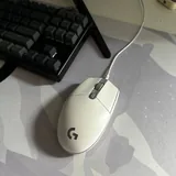 Logitech G102 mouse, ZET GAMING Blade Pro keyboard, USB-C hub 2