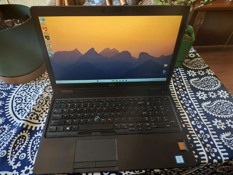 Dell Latitude 5591 1