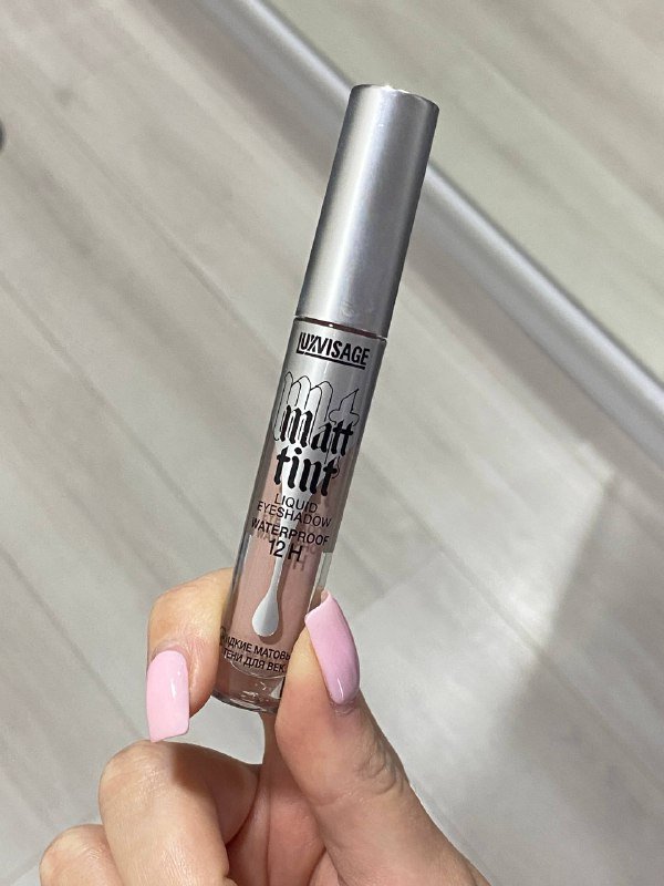 Жидкие матовые тени для век, ремень Guess