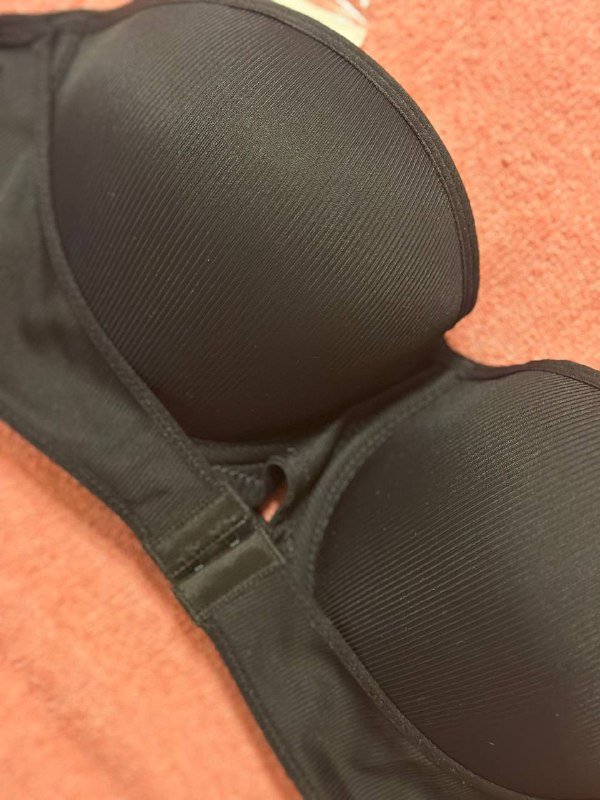 Черный бюстгальтер 85B с силиконовыми бретельками 2