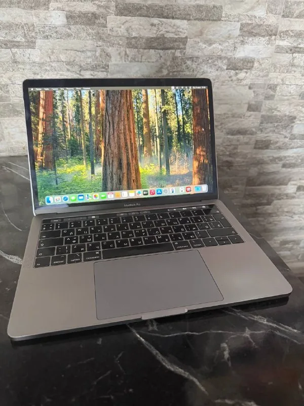 MacBook Pro 13 2019 1