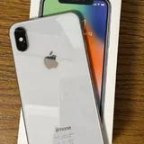 Apple iPhone XR 64 GB 2