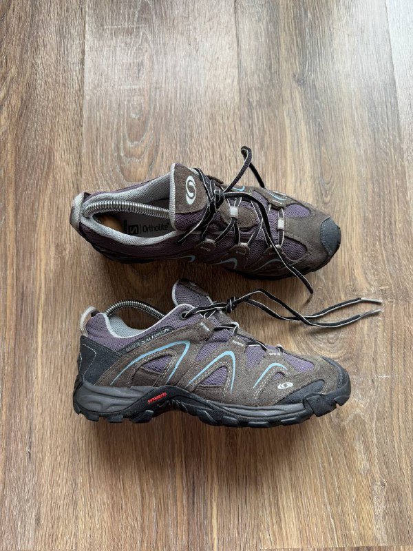 Кроссовки Salomon Gore Tex, Джинсовая куртка Guess, Кроп-топ Nike, Ветровка Rab, Джинсы Jacob Cohën, Мессенджер Jack Wolfskin, Анорак Ellesse, Джинсы Carhartt FR, Свитер Stone Island