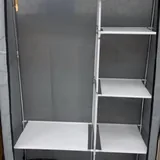 Люстры, тканевый шкаф, деревянный раскладной стул 4
