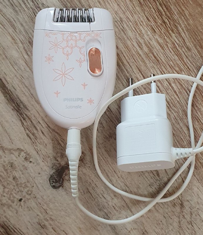 Фен Franko FHD-1052, ирригатор Ardesto OI-MD600W, вешалки плечики, эпилятор Philips Satinelle HP6420/00 7