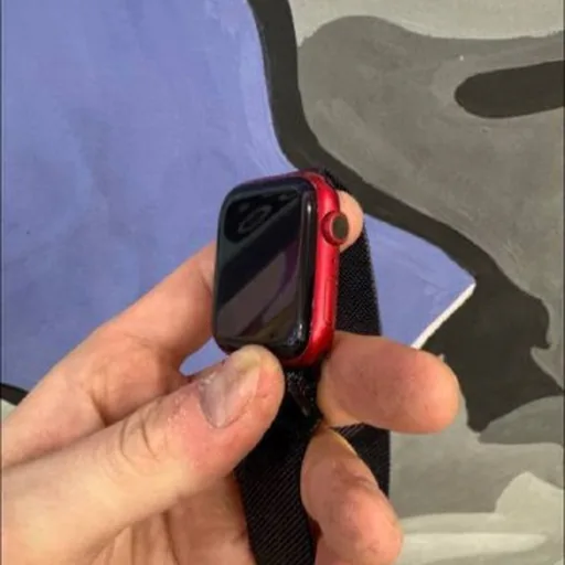 Apple Watch 8 45mm red