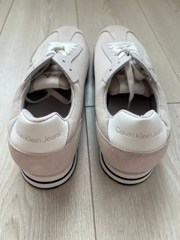 Adidas Ozweego Glow Orange, Calvin Klein 9