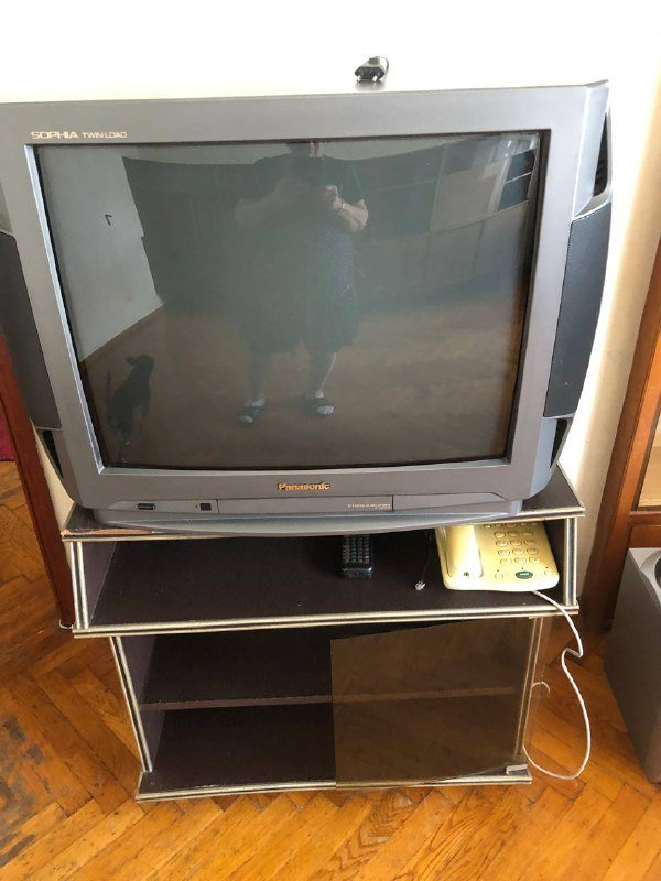 Телевизор, музыкальный центр