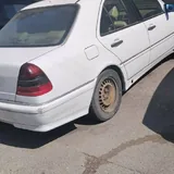 Mercedes-Benz C230 2