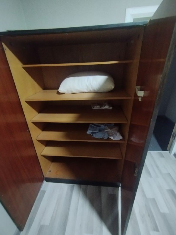 Тумбочка, шкаф 5