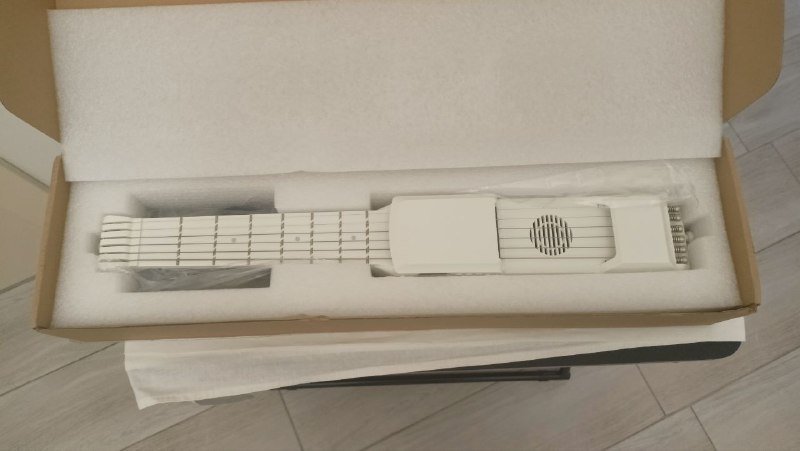 Мини электро гитара с чехлом, с колонкой и аккумулятором 5