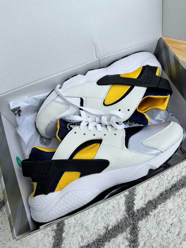 nike huarache кроссовки 10 us новые 2