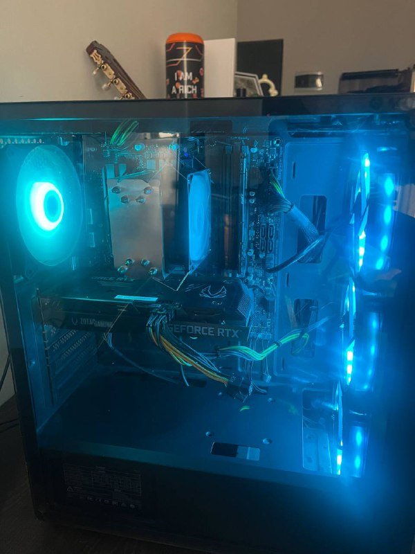 Игровой ПК с монитором, клавиатурой и мышью 4