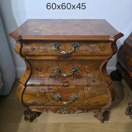 Комод, комод с зеркалом, тумбочки