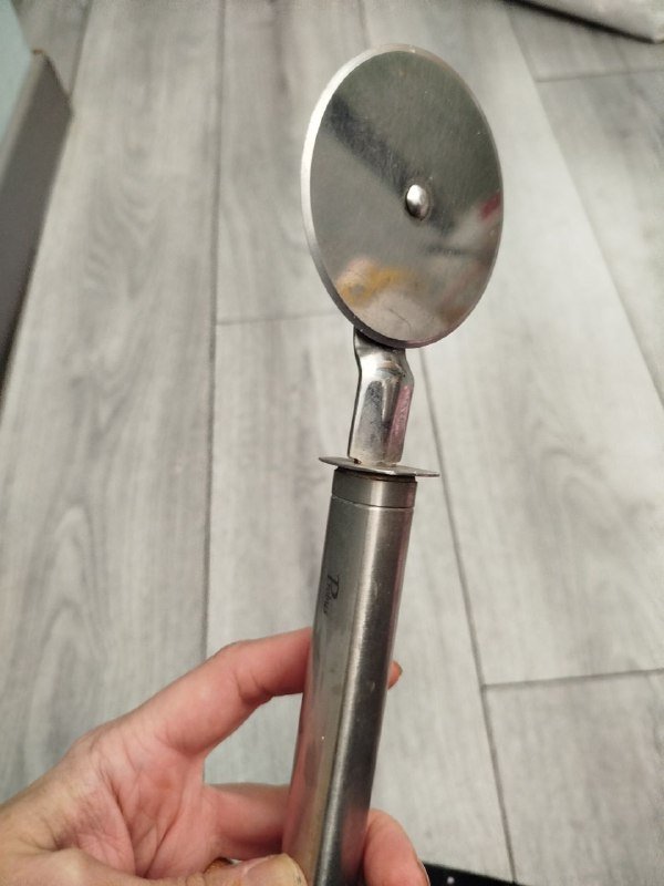 бутылка для масла, пицца-нож, форма для яиц пашот, коробка для чайных пакетиков, ложка металлическая для мороженого, скотч, коврик силиконовый для выпечки, диспенсер для жидкого мыла 2