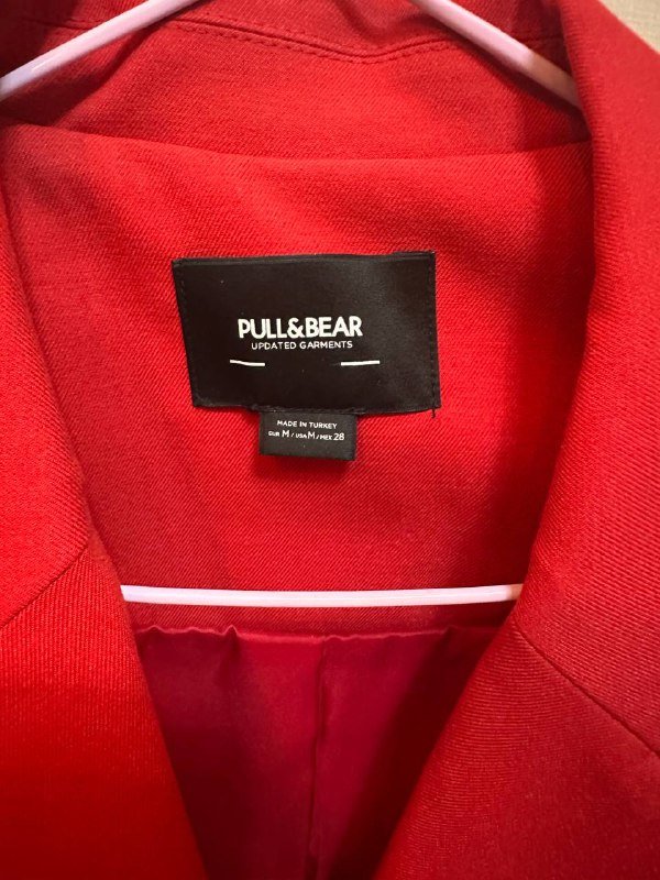 юбка с бахромой, водолазка, безрукавка-кардиган, красный пиджак 6