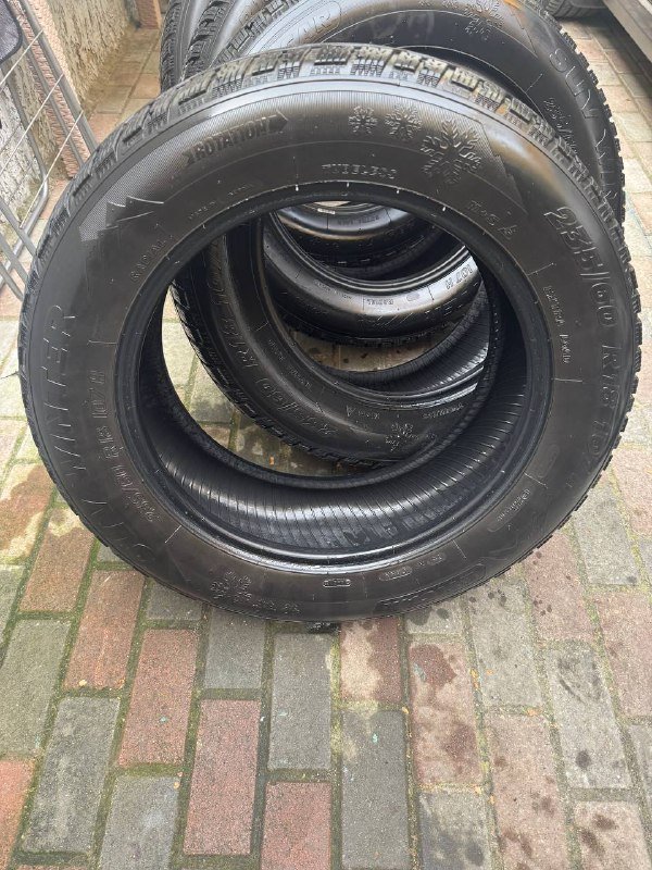 Комплект зимней резины 235-60 R18 3