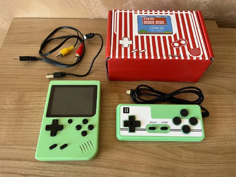 Портативная игровая консоль, геймпад, провод для ТВ 1
