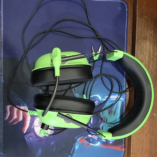 Игровые наушники, микрофон, беспроводная мышь Razer