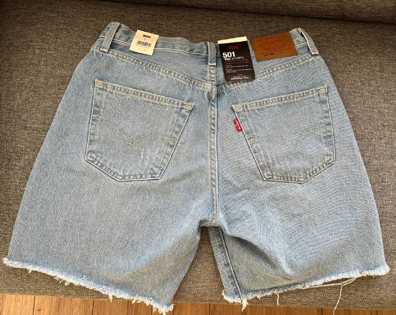 шорты Levi’s 501, атласная блузка Topshop 5