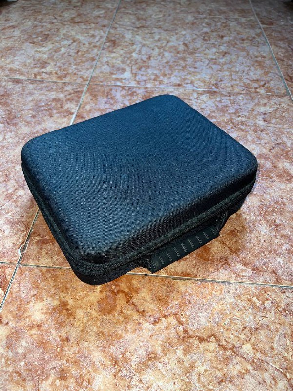 Массажный пистолет с насадками и кейсом 3