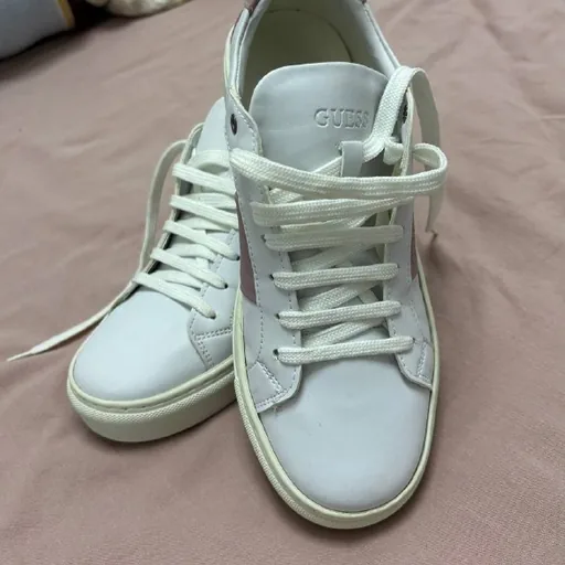 Женские кеды Guess